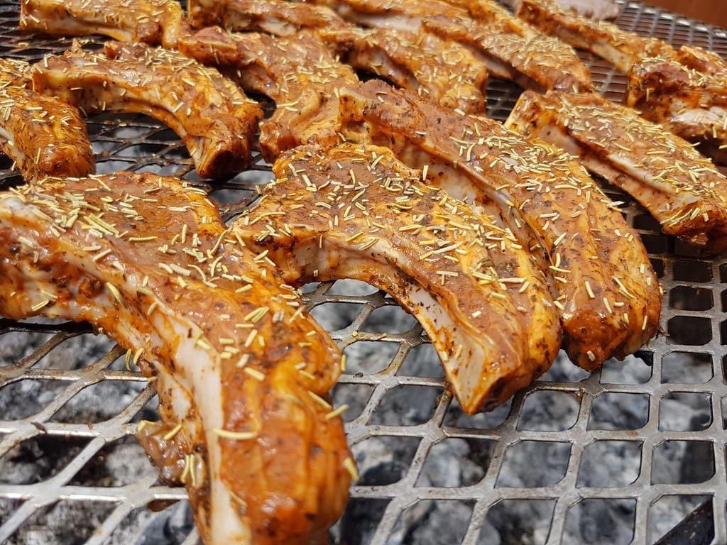Minted lamb chops with rosemary on the grill
